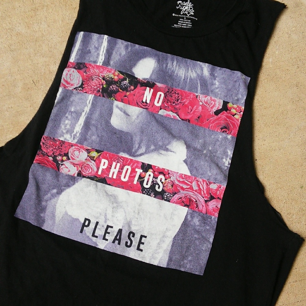 Graphic muscle tank small